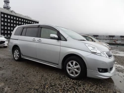 Toyota Isis, 2013 10