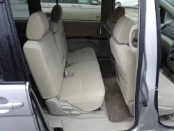 Toyota Isis, 2013 17